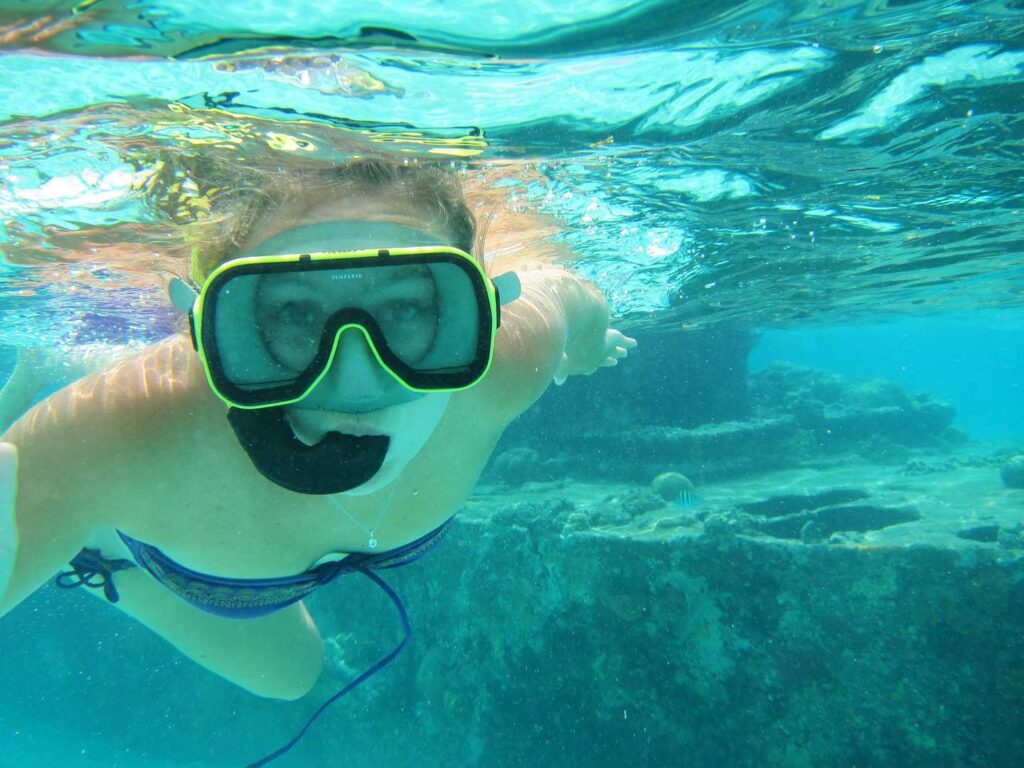 Day-Tour-Sunken-Ship-at-Perro-Chico-Island-3