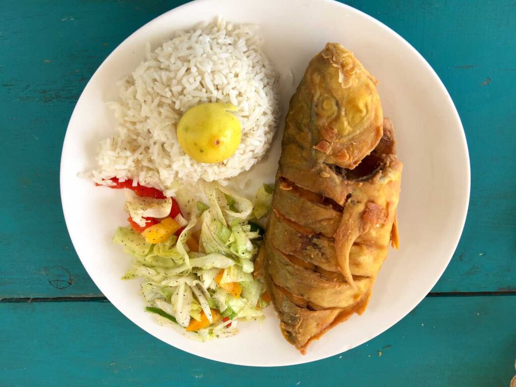 Lunch-on-the-San-Blas-Islands-with-San-Blas-Dreams